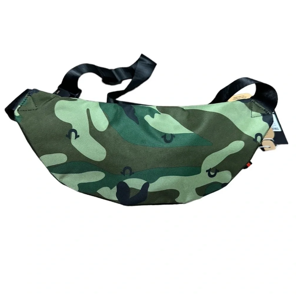 TRUE RELIGION : NWT Unisex Waist Camo Belt Bag / Fanny Pack